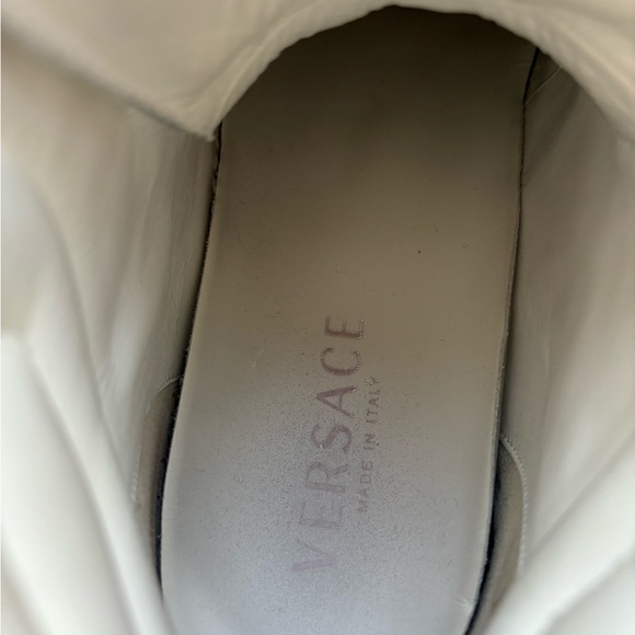 Versace men’s white sneaker - Picture 4 of 5